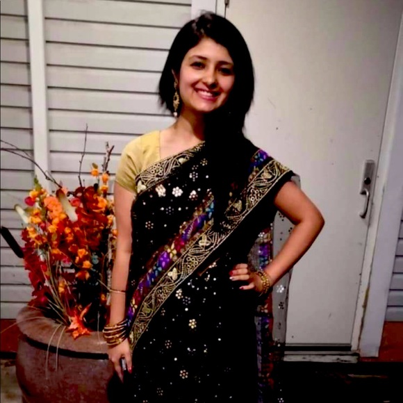 Ladies Designer Net saree - Picture 2 of 4